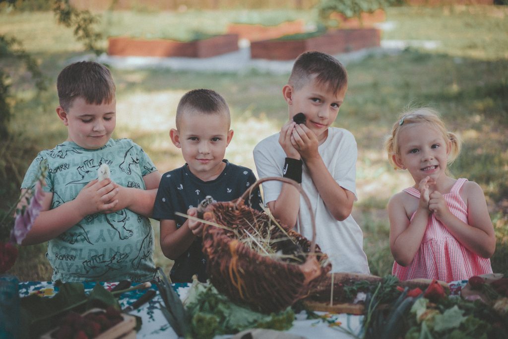 W tym roku będziemy cieszyć się efektami dwurocznej pracy. Liczymy na zbiory w naszym ogrodzie, liczne rywalizacje i zdobywanie nowych umiejętności eko.